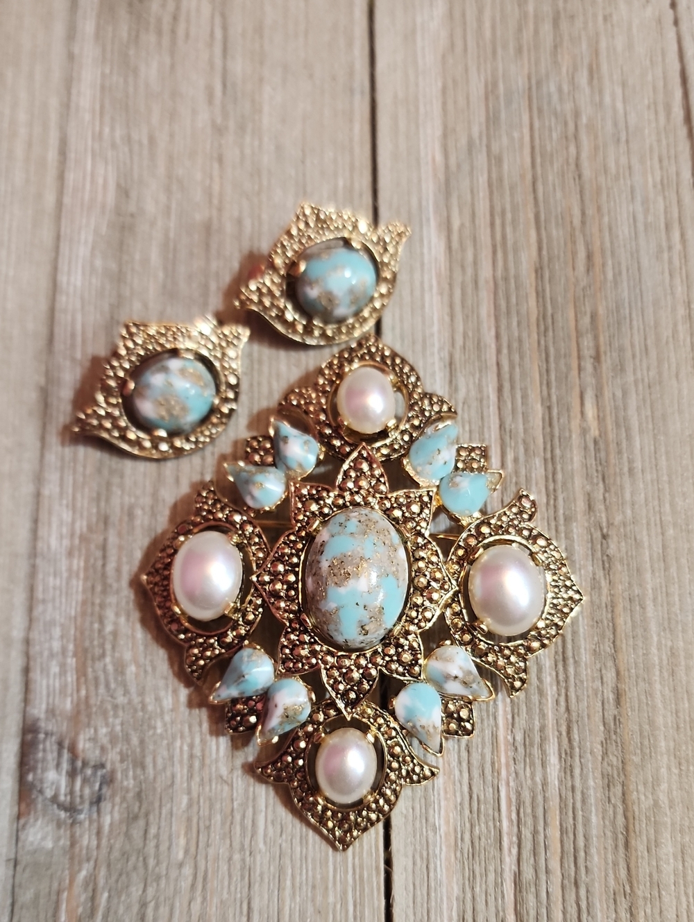 Vintage Sarah Coventry Remembrance Set: Brooch & Clip-on Earrings